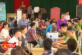 Đẩy mạnh chuyển đổi số để làm lợi thiết thực cho người dân