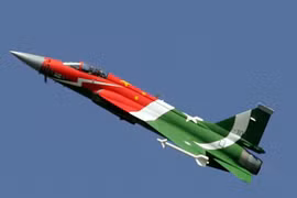 Pakistan mua 110 máy bay chiến đấu JF-17 Thunder của Trung Quốc