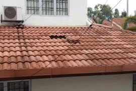 Malaysia: Đột nhập vào nhà, hãm hiếp gia chủ giữa ban ngày