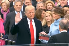 Ông Trump tuyên thệ, chính thức trở thành Tổng thống thứ 45 của Mỹ