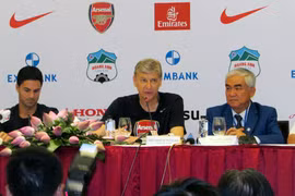 HLV Wenger: “Tôi có tình cảm với Việt Nam từ nhỏ”