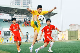 Những khoảnh khắc ấn tượng sân chơi bóng đá học trò