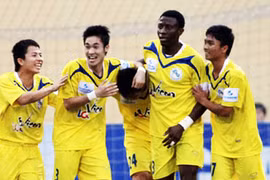 Trọng tài “giải cứu” V.Hải Phòng 