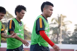 U23 Việt Nam mướt mồ hôi sau buổi tập đầu tại Myanmar