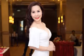 Nữ hoàng doanh nhân Kim Chi đẹp rạng ngời hút ánh nhìn