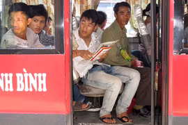 Sĩ tử lũ lượt hồi hương