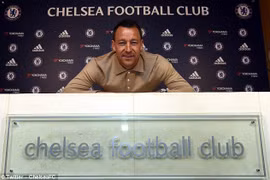 Niềm vui vỡ òa sau khi Terry ở lại Stamford Bridge thêm 1 năm