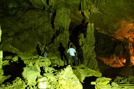 Thám hiểm động Pu Sam Cáp
