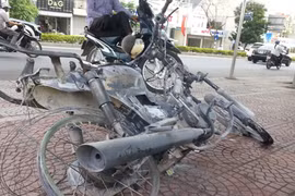 Cháy xe trên cầu Chương Dương 