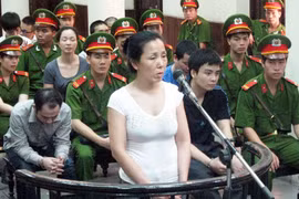 Đường đi lắt léo của “hàng chết” 