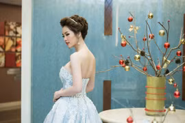 Bất ngờ với hình ảnh gợi cảm của Á hậu Thuỵ Vân