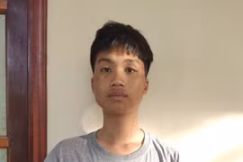 Hà Nội: Tạm giam đối tượng dùng gậy đập xe máy trên đường Trường Chinh