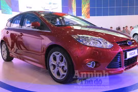Cuối 2012, người VN có thể mua Ford Focus hỗ trợ đỗ tự động