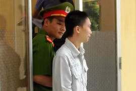 Lĩnh 13 năm tù vì dụ trẻ em làm "chuyện người lớn"