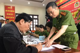 Niềm vui của nhân dân là động lực làm việc cho cán bộ chiến sỹ CAQ Hoàng Mai