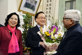 Bí thư Thành ủy Hoàng Trung Hải thăm, chúc Tết các nguyên lãnh đạo TP Hà Nội