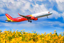 Bay “chất” cùng Vietjet trúng xe hơi, chào năm mới