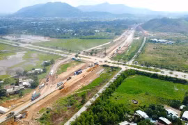 4/5 dự án đường Hồ Chí Minh vẫn trong cảnh “khát” nguyên liệu