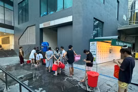 Hà Nội: Một số khu vực phía Tây bị mất, thiếu nước sạch sinh hoạt 