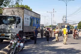 11 số điện thoại "đường dây nóng" để người dân đi tàu, xe bị "chặt chém, nhồi nhét" có thể phản ánh