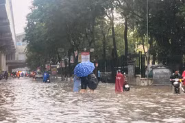 Khu vực Hà Nội liệu còn xảy ra những trận mưa xối xả, kỷ lục như chiều qua?