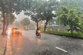 Không khí lạnh bao trùm, giữa hè mà Bắc bộ mát mẻ như Đà Lạt 