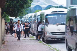 Xe đưa đón học sinh sẽ phải sơn màu vàng đậm phủ bên ngoài