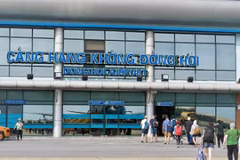 Loạt chuyến bay phải điều chỉnh thời gian khai thác do ảnh hưởng của bão