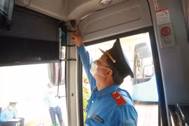 Ô tô kinh doanh vận tải bắt buộc phải lắp camera hành trình mới được cấp phù hiệu