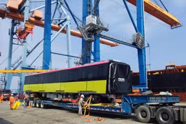 Đoàn tàu thứ hai tuyến metro Nhổn- Ga Hà Nội cập cảng Hải Phòng