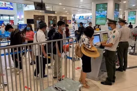 Hai nữ hành khách trộm cắp tại sân bay bị cấm bay 12 tháng