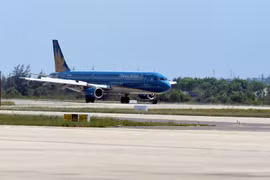 Chuyến bay của Vietnam Airlines đi Cam Ranh phải hạ cánh khẩn tại Đà Nẵng cấp cứu hành khách