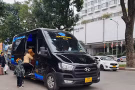 Xe hợp đồng vi phạm quy định về địa điểm đón, trả khách sẽ bị rút giấy phép