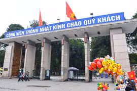 Kiến nghị dừng bán vé vào Công viên Thống nhất vì thu không đủ… trả lương nhân viên