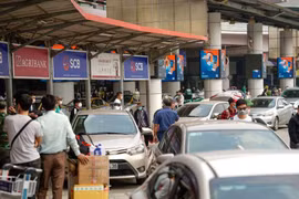 Sân bay Nội Bài và Tân Sơn Nhất cần giải pháp hạn chế ùn tắc 