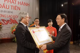 Báo Kinh tế & Đô thị đón nhận Huân chương Lao động hạng Ba
