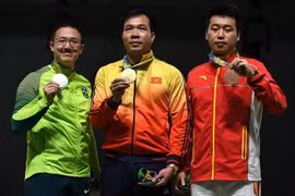 Bồi hồi xem lại khoảnh khắc Hoàng Xuân Vinh giành HCV Olympic lịch sử