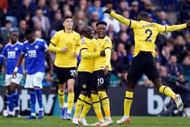 Hạ thuyết phục Leicester, Chelsea xây chắc ngôi đầu bảng