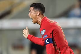 Ronaldo phá kỷ lục ghi bàn qua mọi thời đại