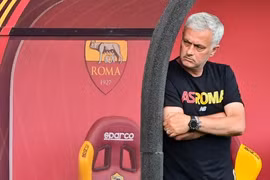 Xem HLV Mourinho áp dụng công nghệ 'cực xịn' trên sân tập Roma