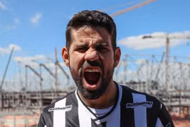 'Quái thú' Diego Costa phát biểu sốc khi ra mắt CLB mới
