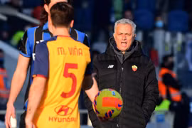 AS Roma của Mourinho đè bẹp đối thủ dù kiểm soát bóng 29%