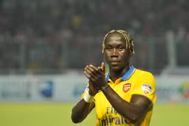 Sagna tiếp tục trì hoãn gia hạn với Arsenal