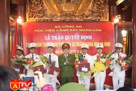 Trao quyết định công nhận chức danh Phó Giáo sư ngành KH An ninh 2012