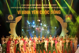 Giao lưu nghệ thuật "Vì bình yên cuộc sống"