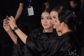 Dàn mẫu Next Top Model "độc chiếm" sàn diễn thời trang tại Hà Nội