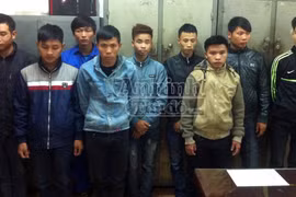 10 thanh niên sa vòng lao lý vì cướp 1 chiếc xe máy