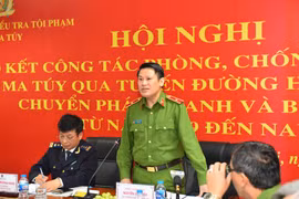 Đánh chặn tội phạm ma túy trên tuyến chuyển phát nhanh đường hàng không 