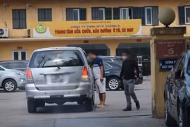 Điều tra, làm rõ đối tượng liên quan vụ ẩu đả tại điểm đăng ký xe quận Hoàng Mai
