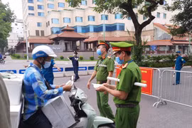 Hiệu quả chốt sàng lọc, hướng dẫn người dân thực hiện quy định phòng chống dịch Covid-19